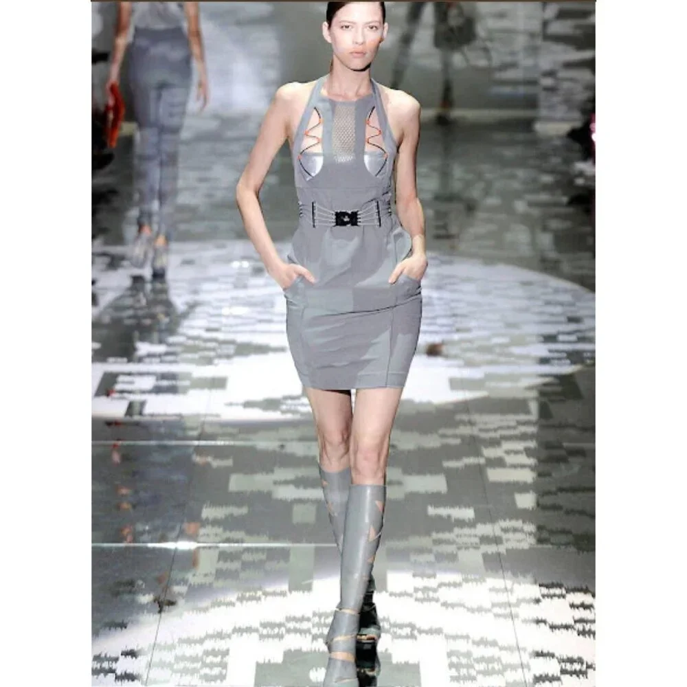 Gucci Vintage Runway S/S 2010 Sci-Fi Halter Mini Dress S IT 40 Grey MSRP $2150 - Picture 2 of 12